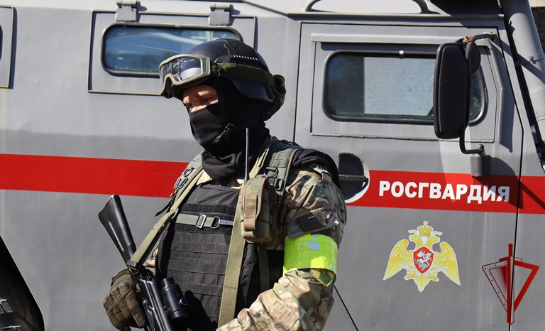 В ЕАО сотрудники Росгвардии оказали силовую поддержку в ходе операции «Мак-2026» В ЕАО сотрудники Росгвардии оказали силовую поддержку в ходе операции «Мак-2026»