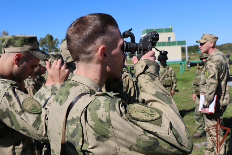 Выпускники военных ВУЗов прибыли на службу в Восточный округ Росгвардии