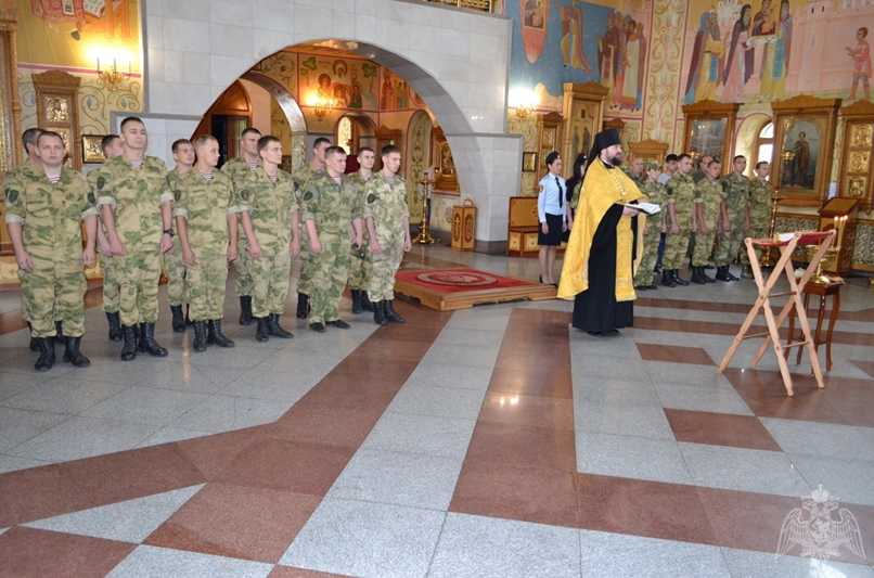 В Биробиджане проведен молебен в честь покровителя войск князя Владимира
