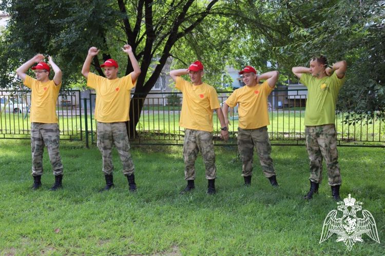Сотрудники и военнослужащие Управления Росгвардии по Еврейской автономной приняли участие в «Комическом футболе» посвящённому «Дню физкультурника»