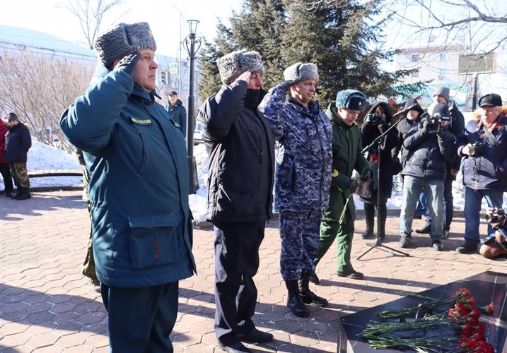 В Биробиджане сотрудники и военнослужащие Росгвардии приняли участие в мероприятиях, посвященных памяти погибших воинов-интернационалистов
