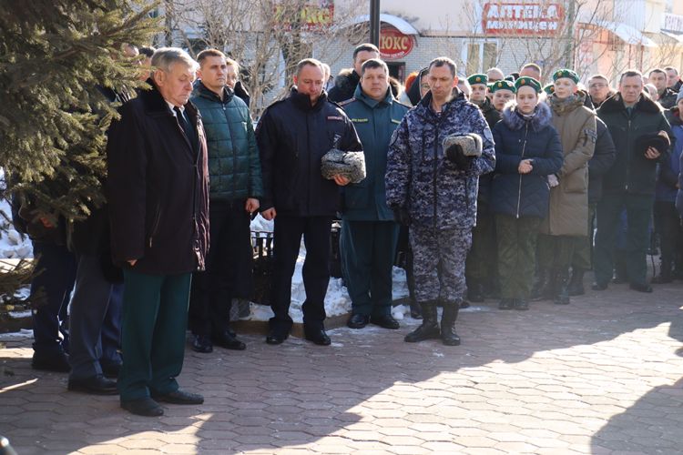 В Биробиджане сотрудники и военнослужащие Росгвардии приняли участие в мероприятиях, посвященных памяти погибших воинов-интернационалистов