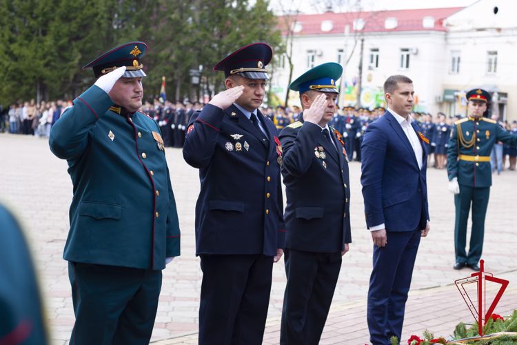 В открытии пилона Героя России Андрея Ковтуна приняли участие сотрудники и военнослужащие Управления Росгвардии по ЕАО