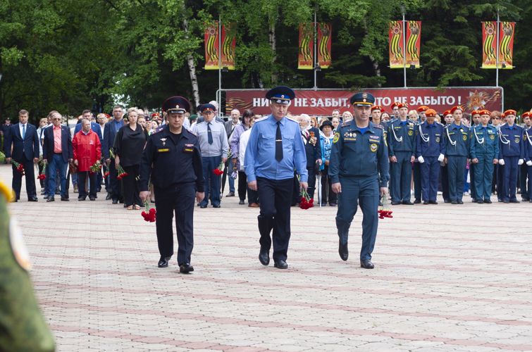 Сотрудники и военнослужащие Управления Росгвардии по ЕАО почтили память павших в Великой Отечественной войне