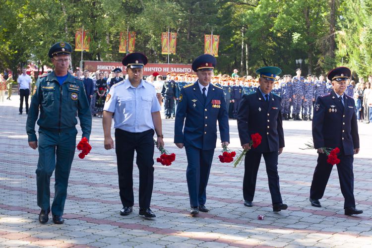 В Биробиджане состоялось возложение цветов в память об окончании Второй мировой войны