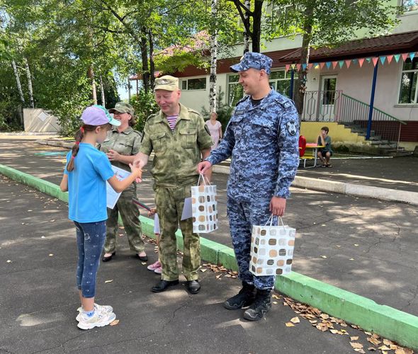 При поддержке Росгвардии в реабилитационном центре для несовершеннолетних прошла игра «Под флагом России живём и растём»
