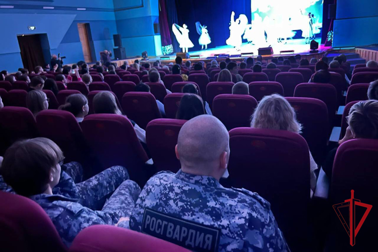 Росгвардейцы ЕАО отметили 80-летие полного снятия блокады Ленинграда 