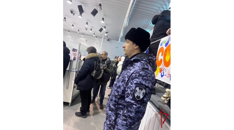 В ЕАО Росгвардия и полиция обеспечили безопасность проведения дальневосточного турнира по хоккею