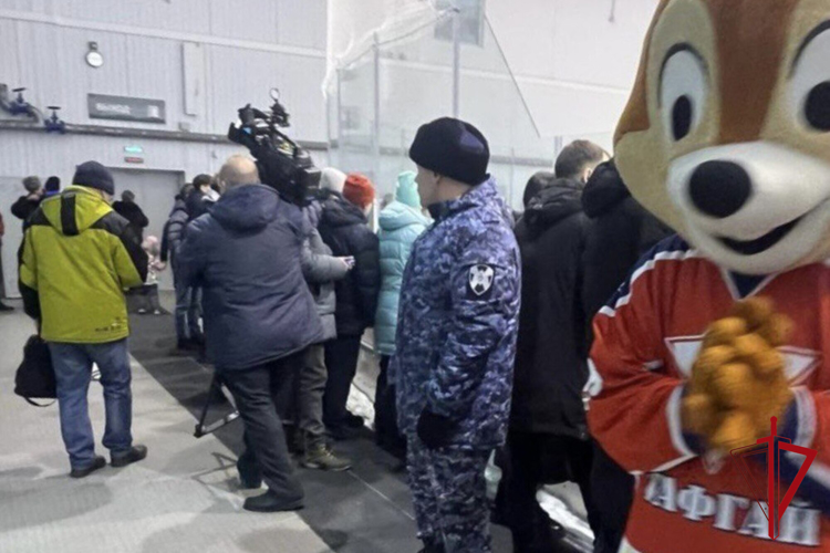 В ЕАО Росгвардия и полиция обеспечили безопасность проведения дальневосточного турнира по хоккею