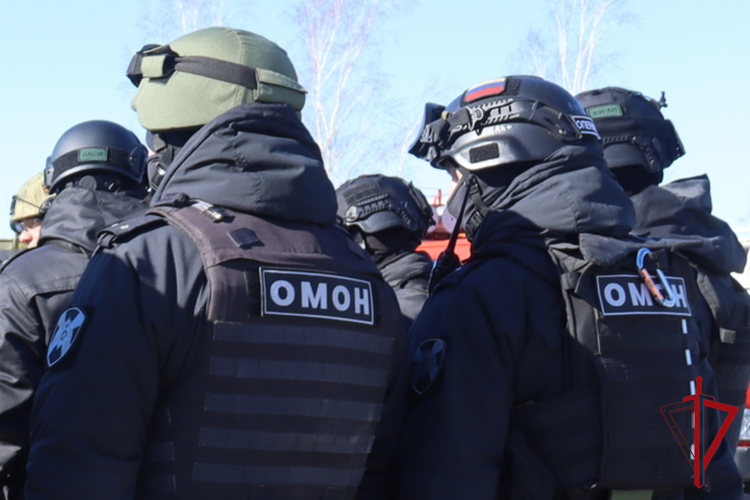 Группа разминирования Росгвардии обследовала подозрительный предмет в поселке Хинганск 