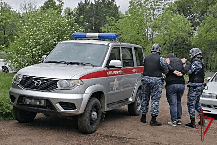 Сотрудники Росгвардии по ЕАО пресекли попытку правонарушителей скрыться с места происшествия