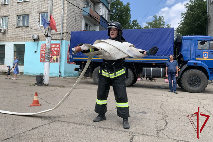 Росгвардейцы стали серебряными призерами соревнований по пожарному кроссфиту в ЕАО