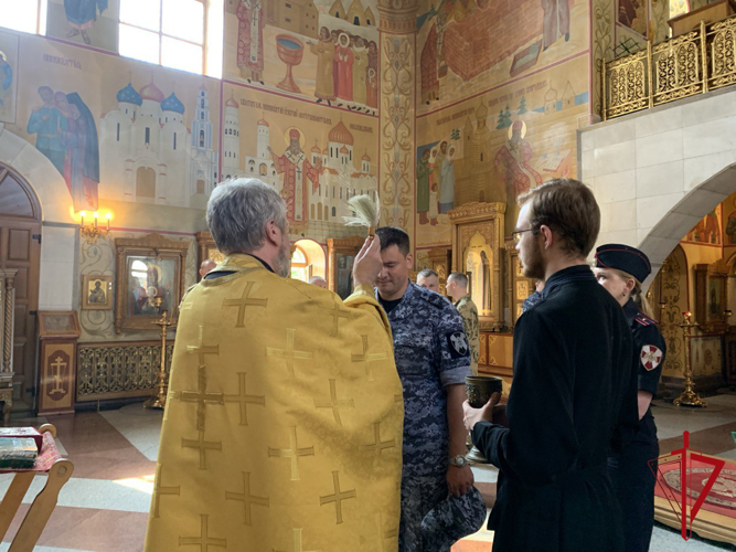 Росгвардейцы Еврейской автономии почтили память небесного покровителя ведомства
