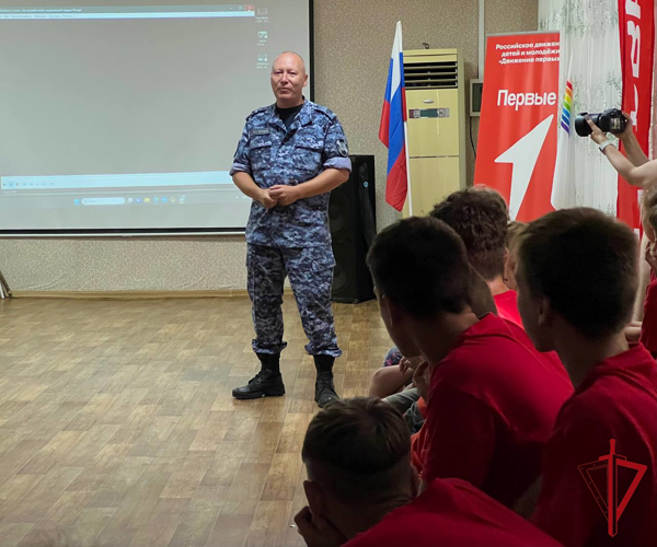 Росгвардия в гостях у ребят региональной профильной смены «Время Первых. Достигай и побеждай!»