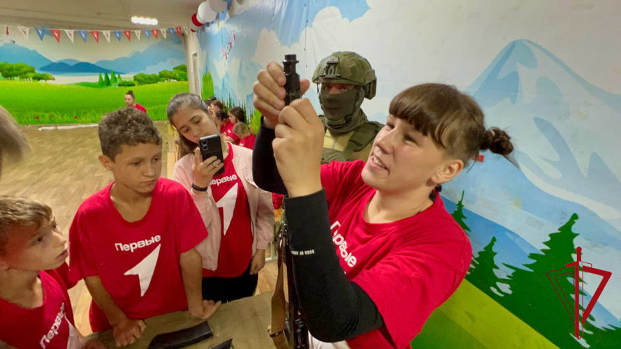 Росгвардейцы навестили ребят, отдыхающих в оздоровительном лагере «Юннаты» в Биробиджане