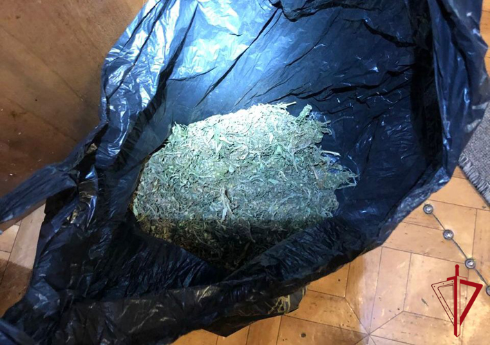 При содействии сотрудников ОМОН «Мизрэх» задержан подозреваемый в незаконном хранении наркотиков 