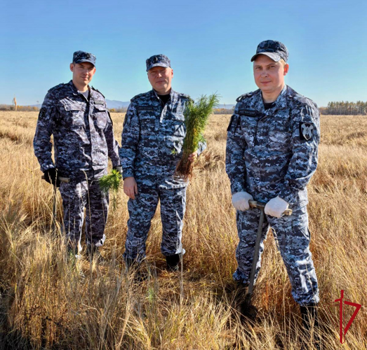 Сотрудники и военнослужащие Росгвардии присоединились к  Всероссийской акции «Сохраним лес» в Биробиджане