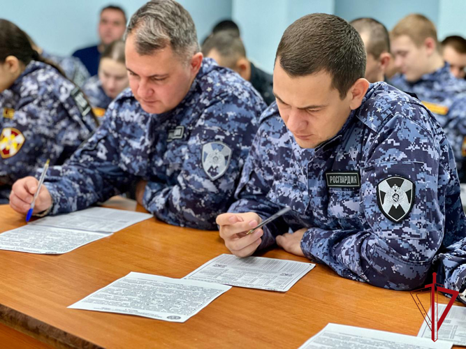 Росгвардия в Биробиджане поддержала международную просветительскую акцию