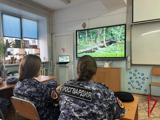 Связь через километры: Росгвардия связала биробиджанскую школу и лицей ЛНР