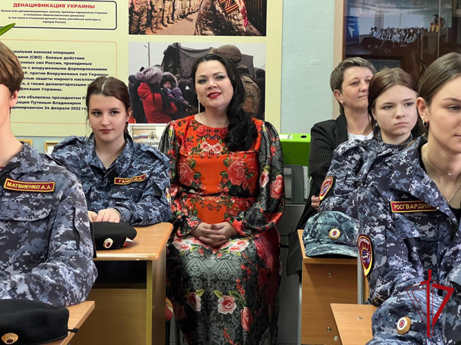 Связь через километры: Росгвардия связала биробиджанскую школу и лицей ЛНР