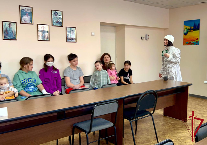Дед Мороз специального назначения: Росгвардия подарила праздник маленьким пациентам