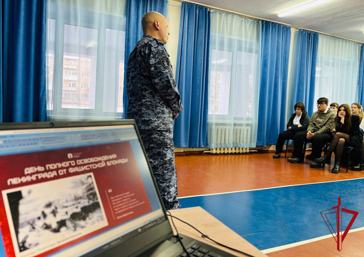 Герои прошлого вдохновляют будущее: семинар памяти в биробиджанской школе