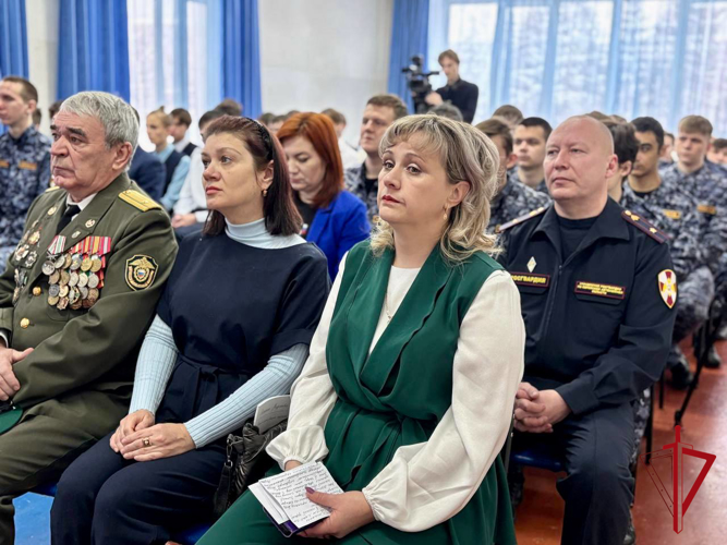 Год Защитника Отечества: офицеры Росгвардии и биробиджанские школьники вместе 