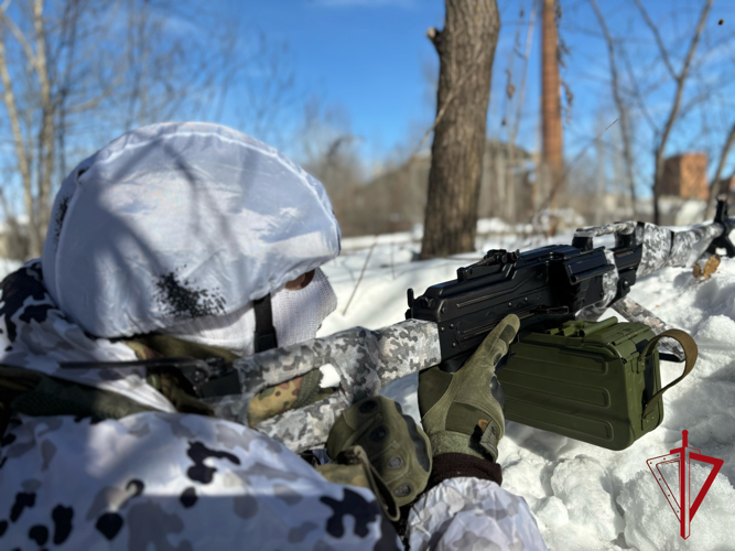 В Биробиджане подразделения специального назначения Росгвардии провели антитеррористическую тренировку
