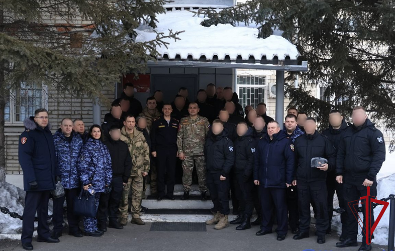 Герой России Рустам Сайфуллин встретился с бойцами спецподразделения Росгвардии в ЕАО