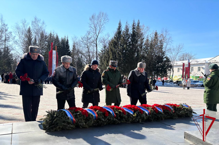 Росгвардейцы Биробиджана присоединились к памятным мероприятиям в честь Дня защитника Отечества