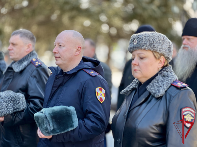 Росгвардия приняла участие в Международной акции «Эстафета Победы» в Биробиджане 