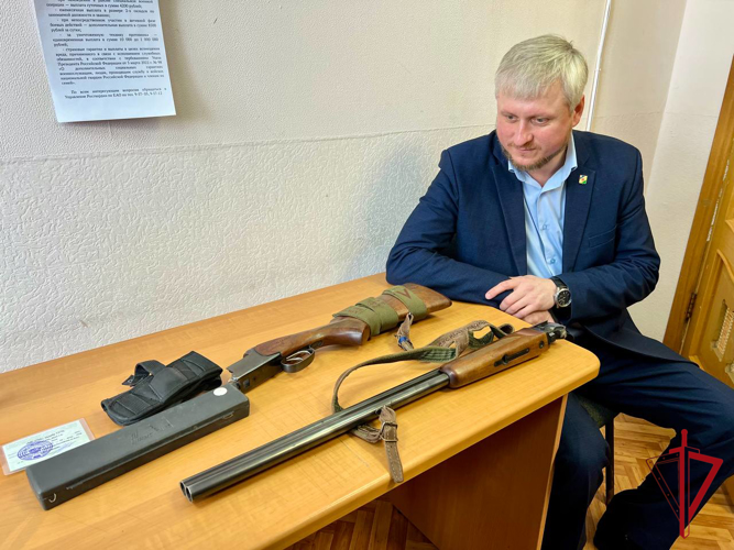 Глава Облученского района ЕАО передал своё ружьё на СВО