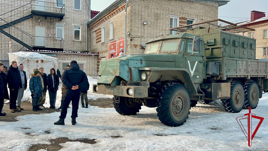 Росгвардия распахнула двери для школьников ЕАО: знакомство с профессией защитника Отечества