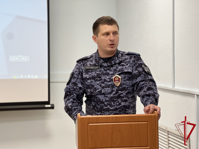 Росгвардия провела занятие по дорожной безопасности для школьников