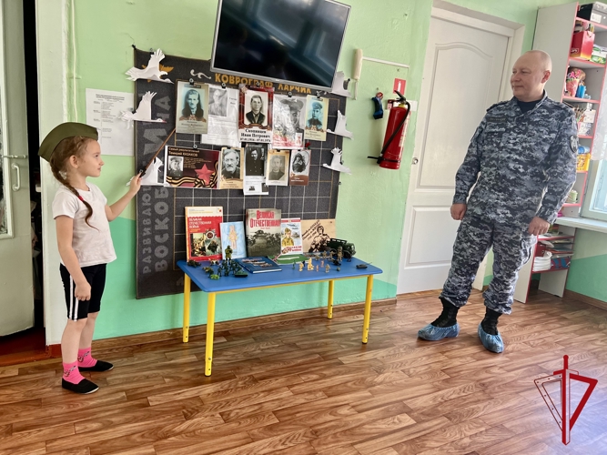 Росгвардия рассказывает детям о героизме защитников Родины