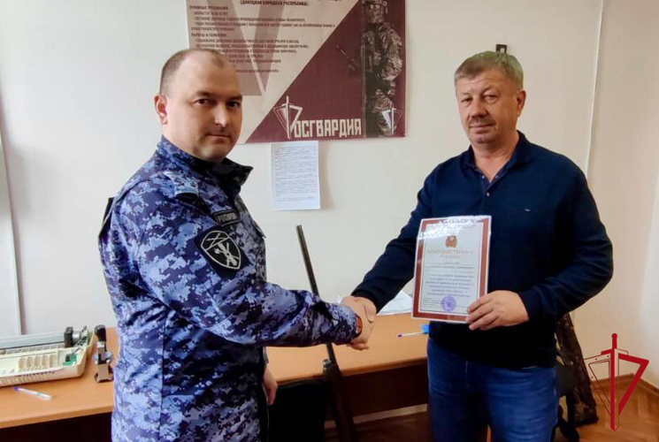 Жители автономии жертвуют своё оружия для нужд СВО