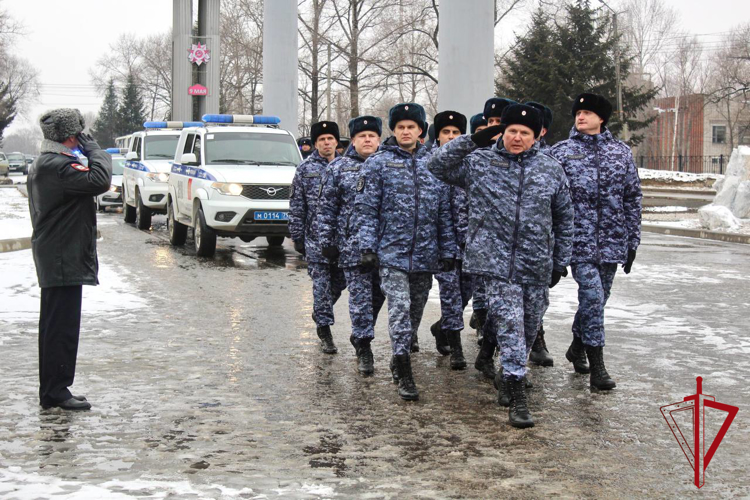 Росгвардия и полиция провели гарнизонный развод в Биробиджане
