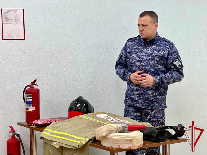 Школьники ЕАО погрузились в мир пожарной безопасности в гостях у Росгвардии