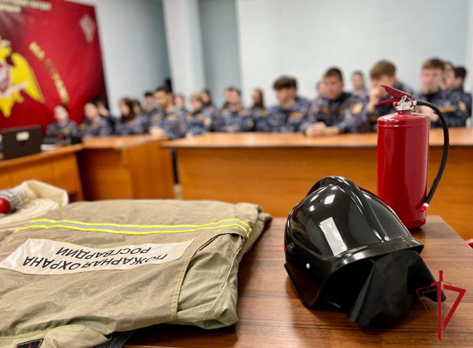 Школьники ЕАО погрузились в мир пожарной безопасности в гостях у Росгвардии
