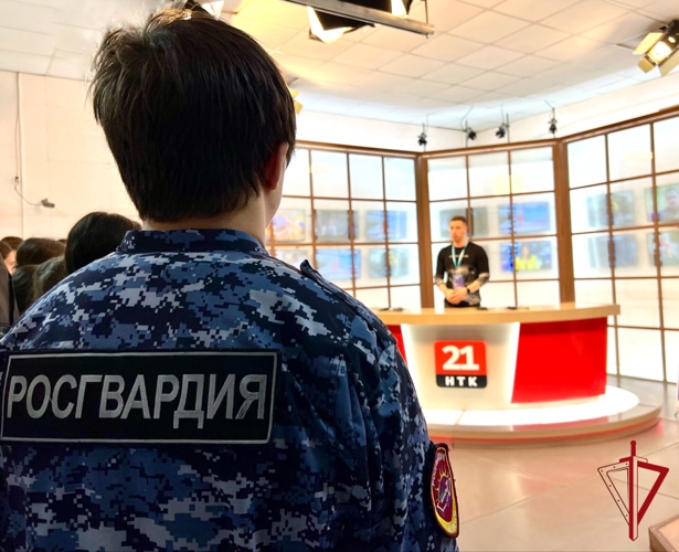 Подшефный класс Росгвардии посетил медиахолдинг «РИА Биробиджан»