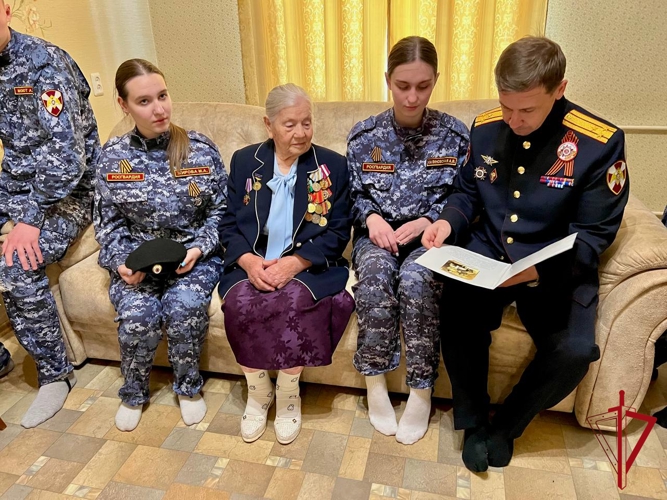 Руководство Росгвардии Еврейской АО почтило подвиг ветерана ВОВ