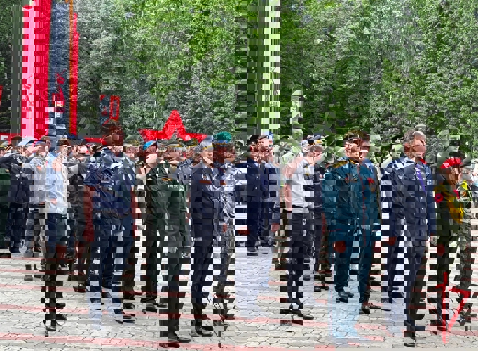 Руководство Росгвардии по Еврейской автономии приняло участие в памятном мероприятии в День памяти и скорби