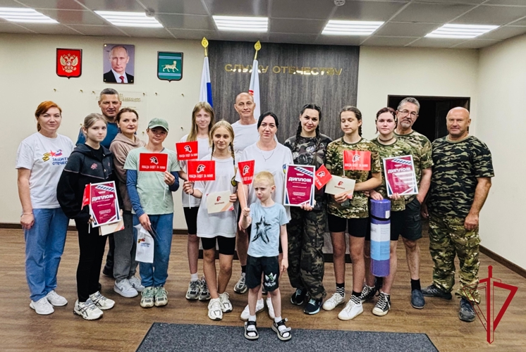Сила, смекалка и командный дух: росгвардейцы стали призерами в «Семейной зарнице»  в Еврейской автономии