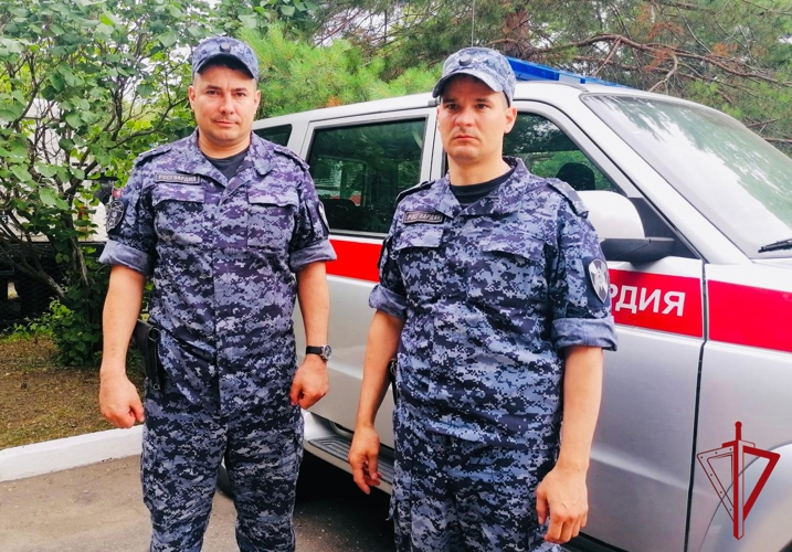 Сотрудники вневедомственной охраны проявили оперативность при дорожно-транспортном происшествии в Биробиджане