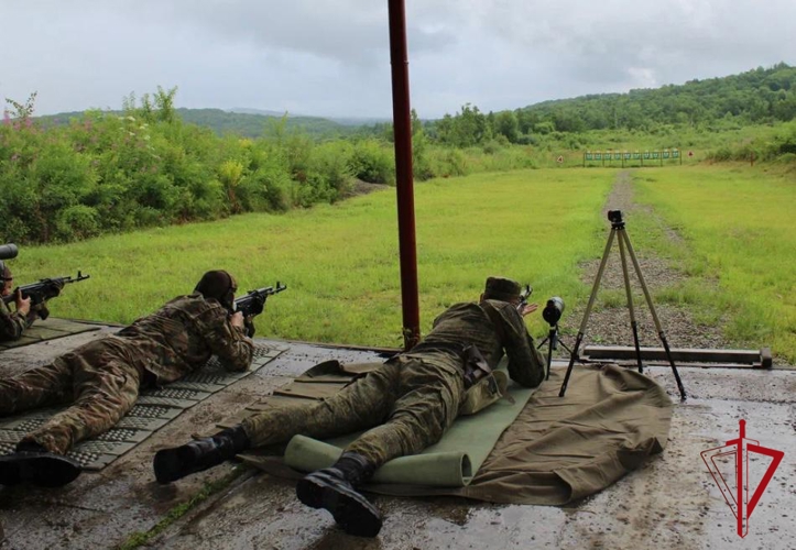 В Биробиджане росгвардейцы завоевали серебро в первенстве по стрельбе