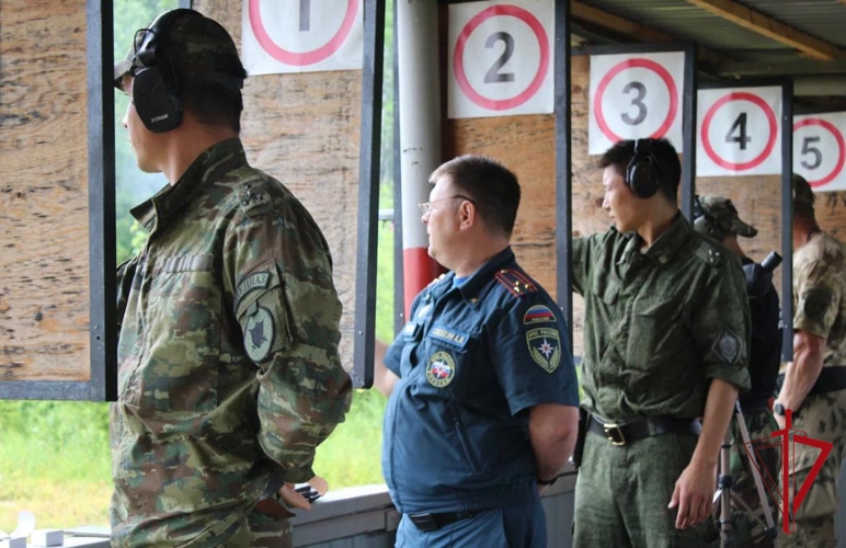 В Биробиджане росгвардейцы завоевали серебро в первенстве по стрельбе