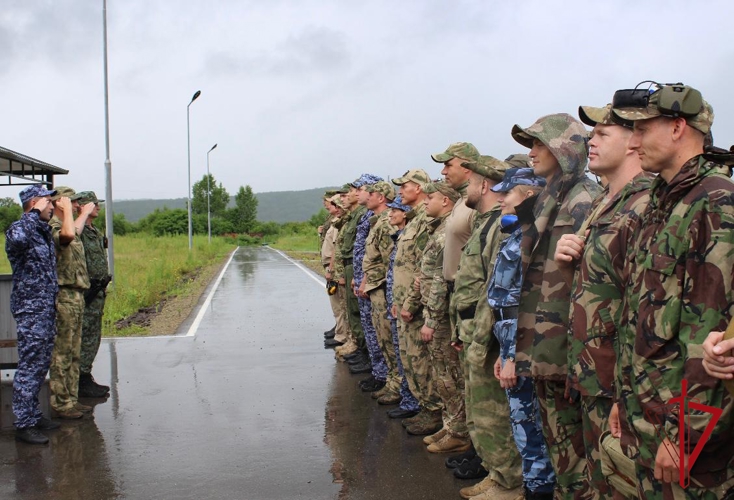 В Биробиджане росгвардейцы завоевали серебро в первенстве по стрельбе