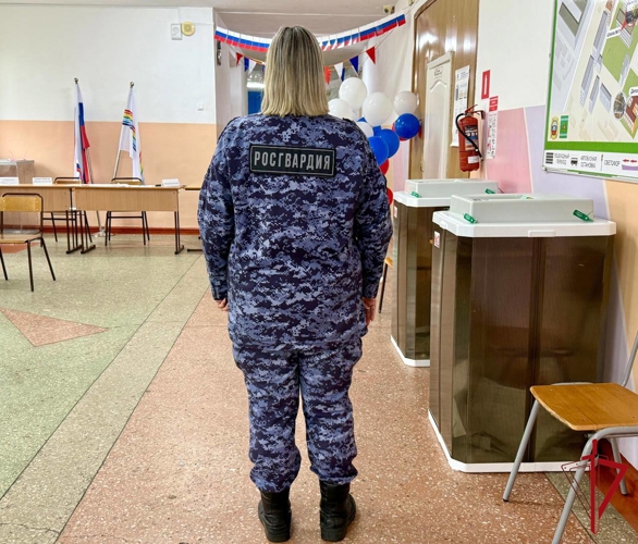 Росгвардия по ЕАО обеспечила безопасность во время проведения выборов губернатора региона