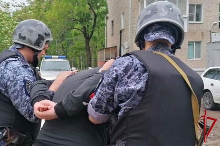 Росгвардейцы задержали пьяного дебошира на территории биробиджанской больницы