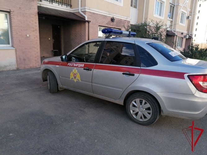 В Биробиджане Росгвардия пресекла незаконное проникновение в квартиру